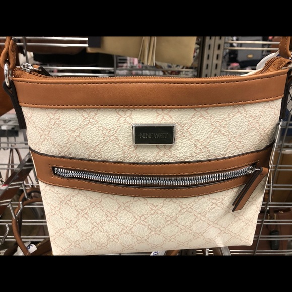 Brand name Handbags - Picture 3 of 16